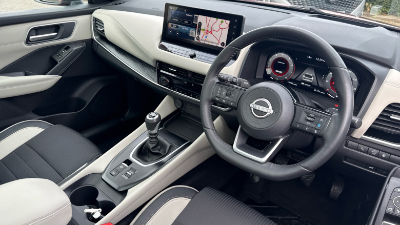 Nissan Qashqai 1.3 DiG-T MH Tekna 5dr Petrol Hatchback